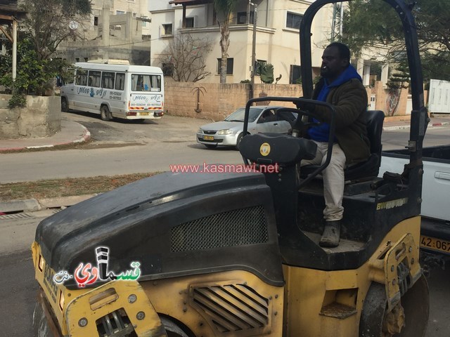   كفرقاسم فيديو: اهالي يتذمرون من ساعات عمل طواقم ترميم الشوارع والطاقم يعقب  ليس الامر بأيدينا فهناك امور تجبرنا على ذلك  